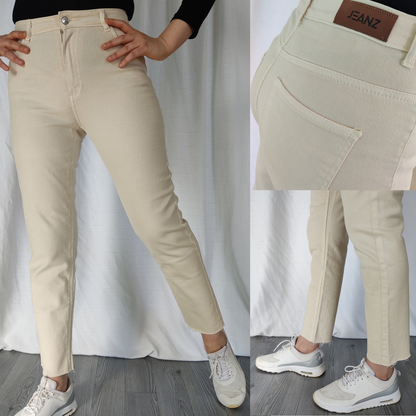 Jean Mom fit moulant taille haute